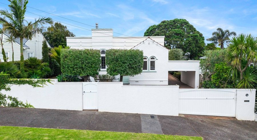  at 46 Smale Street, Point Chevalier, Auckland City, Auckland