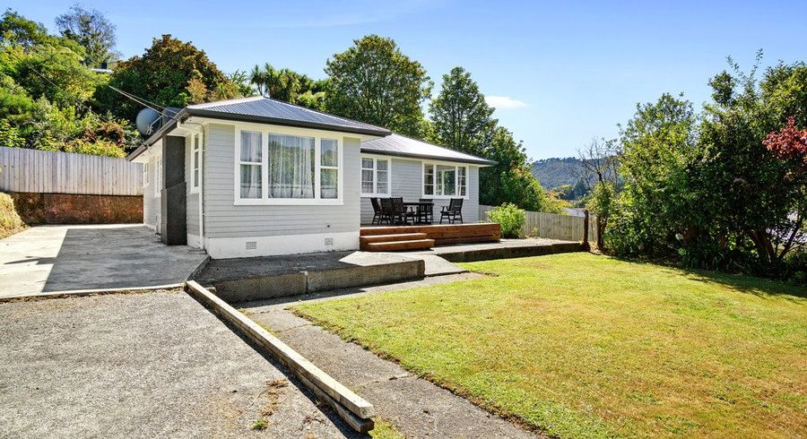  at 16 Rintoul Grove, Stokes Valley, Lower Hutt, Wellington