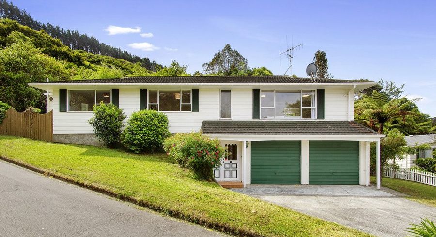  at 8 Westhaven Drive, Tawa, Wellington