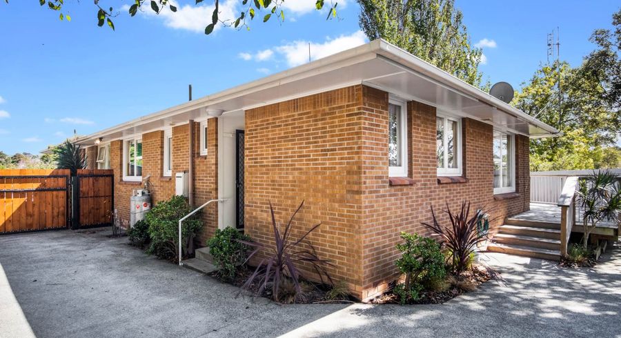  at 1/22 Weatherly Road, Torbay, Auckland