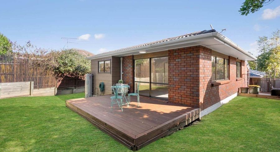  at 2/17 Birman Close, Half Moon Bay, Manukau City, Auckland
