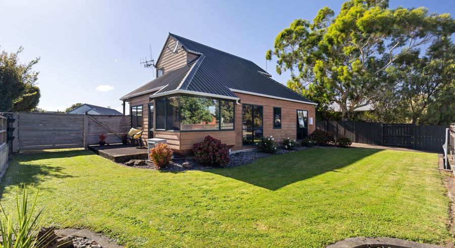  at 16 Gladys Place, Kelvin Grove, Palmerston North, Manawatu / Whanganui