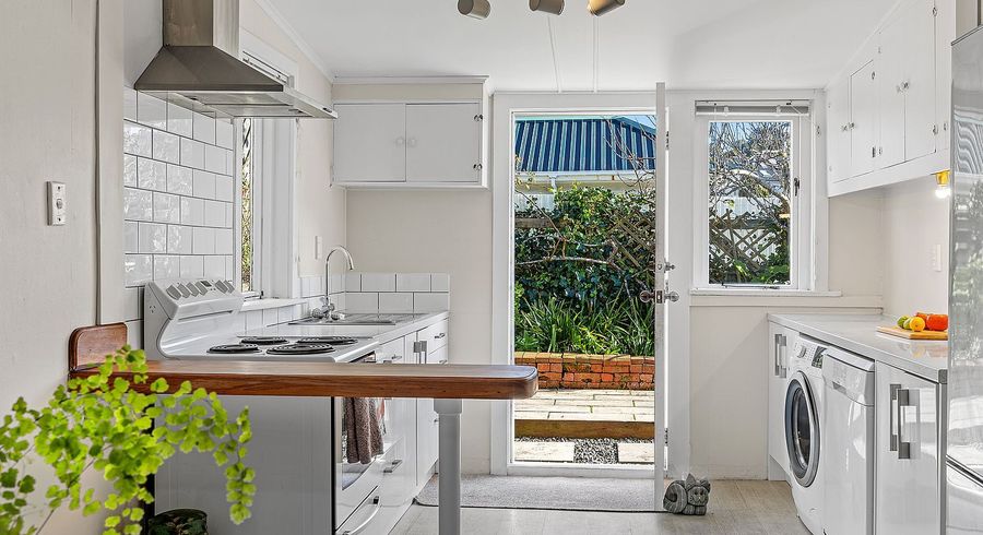  at 10 Rimu Road, Kelburn, Wellington, Wellington