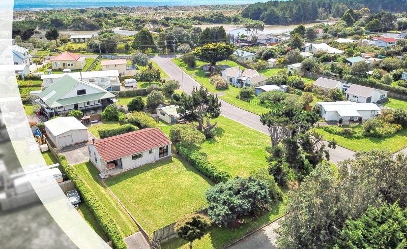  at 33 Sarah Street, Waikawa Beach