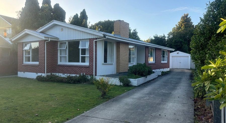  at 8 Lochee Road, Upper Riccarton, Christchurch City, Canterbury