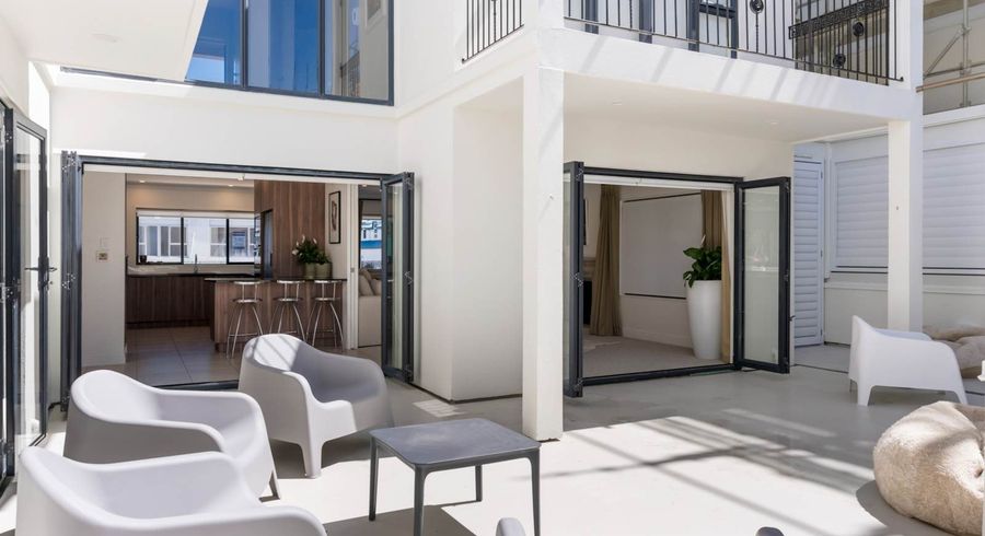  at 419 Beach Road, Mairangi Bay, North Shore City, Auckland