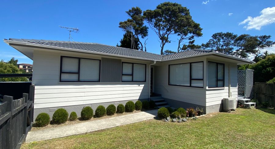  at 1/15 Contessa Drive, Glenfield, Auckland