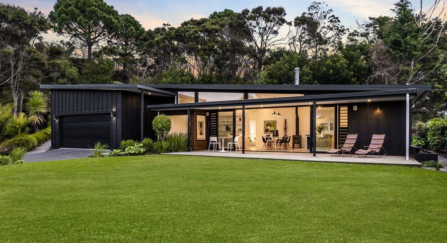  at 14 Eastvale Close, Greenhithe, Auckland