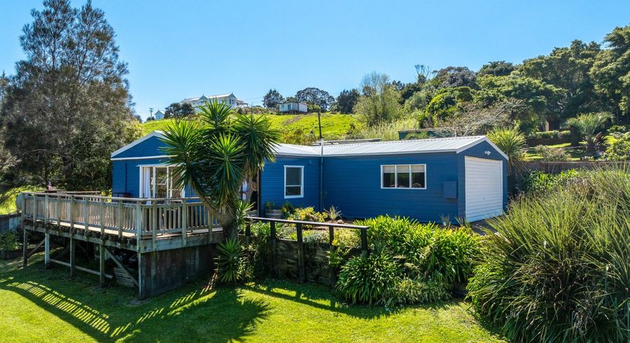  at 20 Te Makiri Road, Onetangi, Waiheke Island