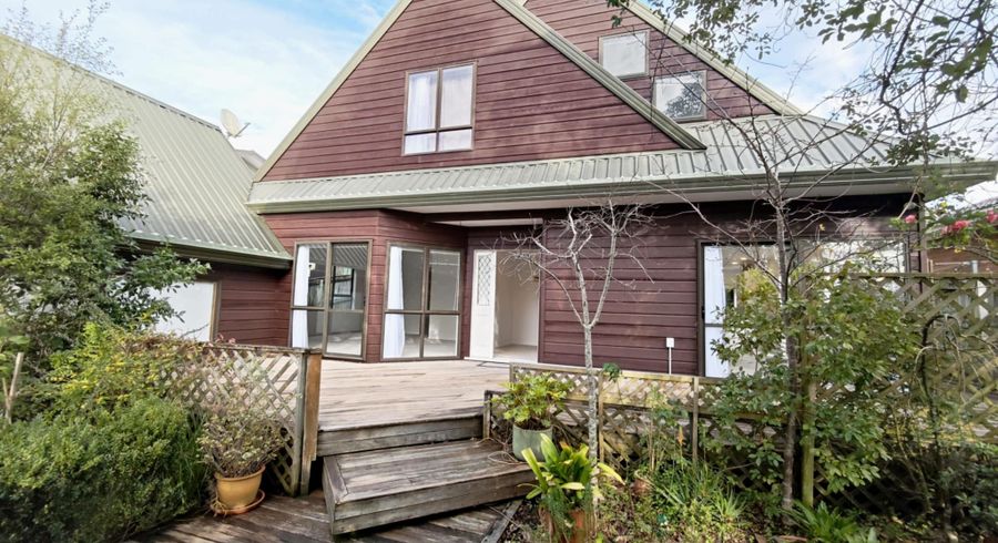  at 2/51 Knightsbridge Drive, Forrest Hill, North Shore City, Auckland