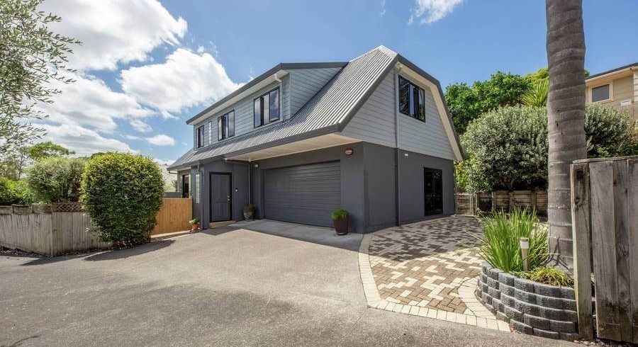 at 27 De Val Drive, Titirangi, Waitakere City, Auckland