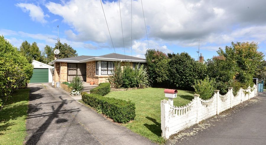  at 30 Bruce Avenue, Glenview, Hamilton