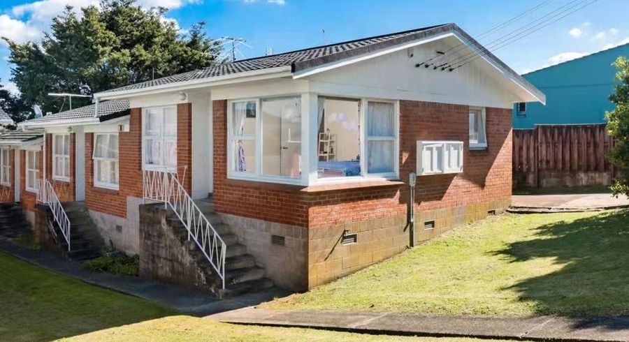  at 8/12  Raines Avenue, Forrest Hill, North Shore City, Auckland