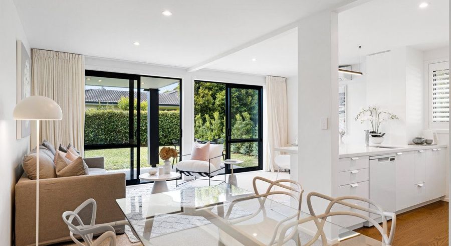  at 2/162 Gowing Drive, Meadowbank, Auckland