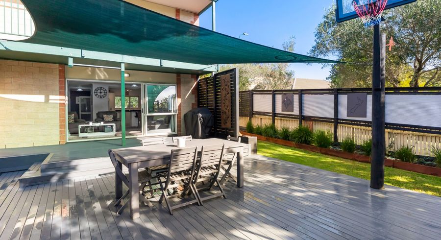  at 1/27 Lucienne Drive, Ranui, Waitakere City, Auckland