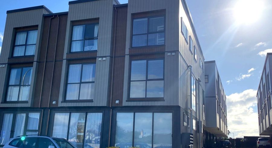  at 3/14 Williamson Avenue, Belmont, North Shore City, Auckland