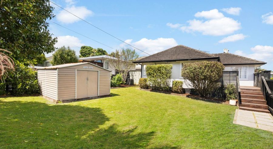  at 22 Strid Road, Te Atatu South, Waitakere City, Auckland