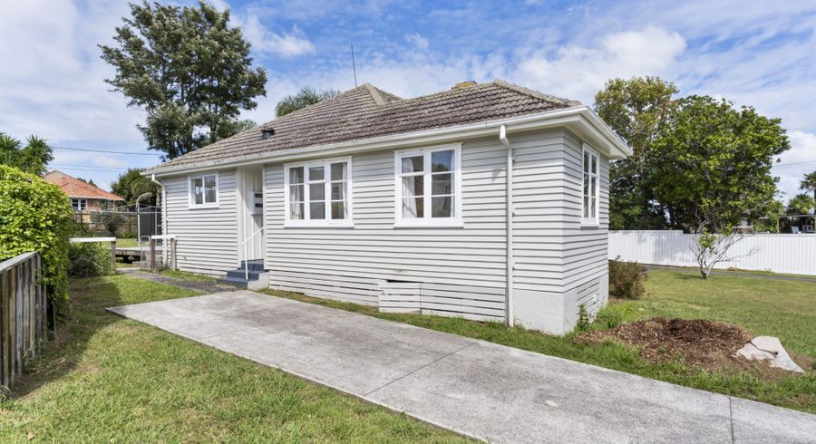  at 31 Philomel Crescent, Bayswater, North Shore City, Auckland