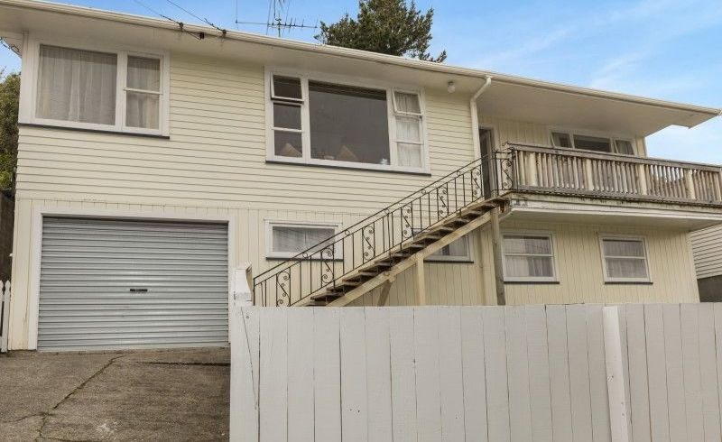  at 20 Manor Drive, Stokes Valley, Lower Hutt, Wellington