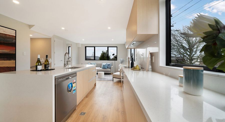  at 2/30 Woodford Ave, Henderson, Waitakere City, Auckland