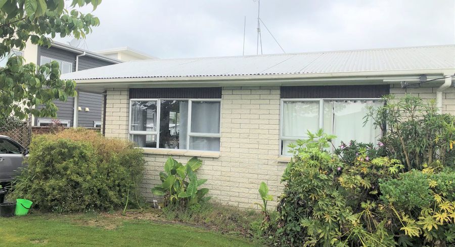  at 142 Old Farm Road, Hamilton East, Hamilton