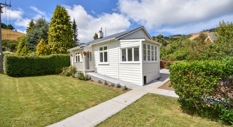  at 2 Roger Street, Macandrew Bay, Dunedin