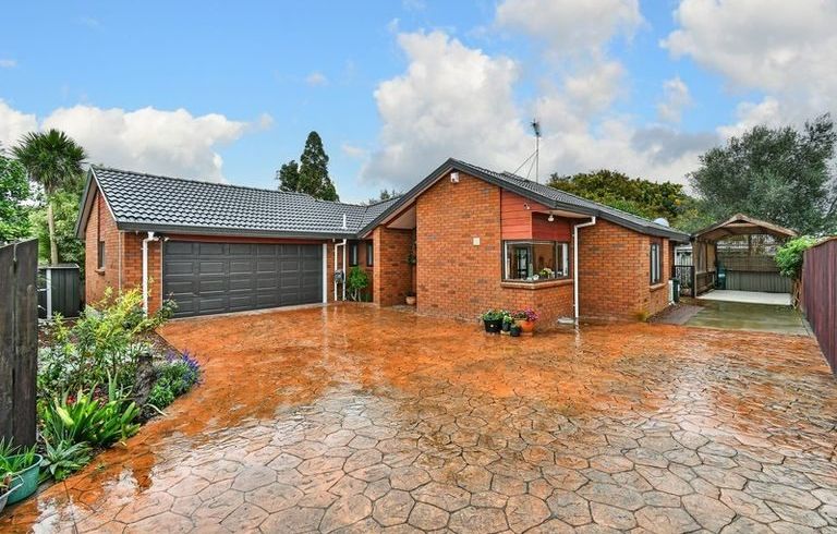  at 2/27 Queen Street, Papakura, Auckland