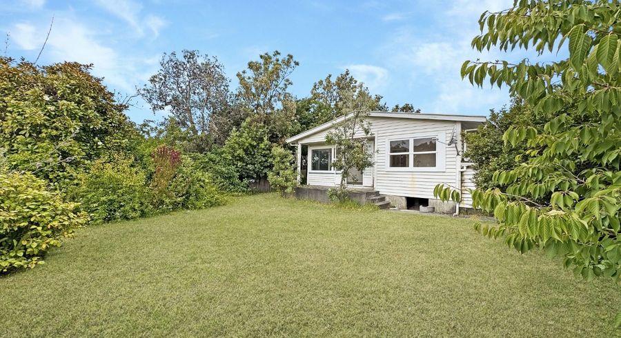  at 18 Newry Road, Raumati Beach, Paraparaumu