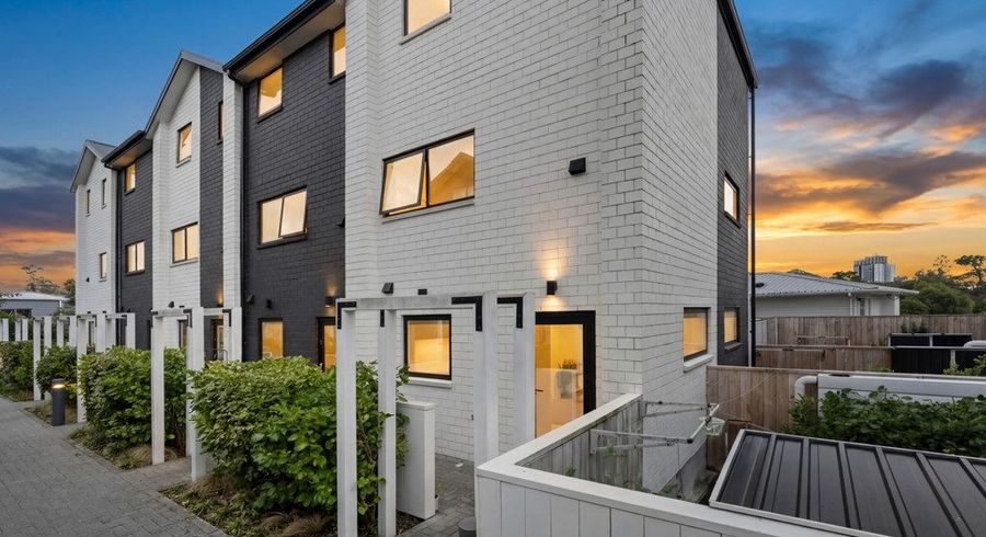  at 4/14 Wilsher Crescent, Henderson, Waitakere City, Auckland