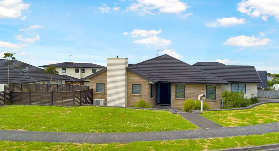  at 5 McWhirters Farm Lane, Massey, Auckland