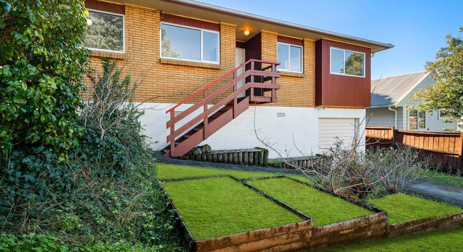  at 128 Oaktree Avenue, Browns Bay, North Shore City, Auckland