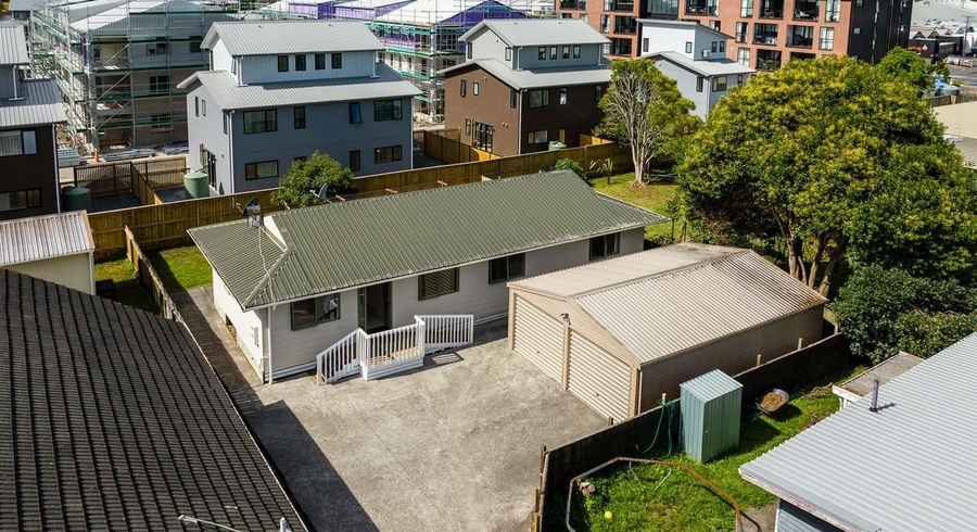  at 11A Keeling Road, Henderson, Auckland