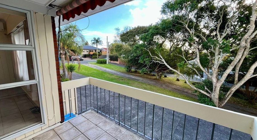  at 2/105 Landscape road, Mount Eden, Auckland City, Auckland