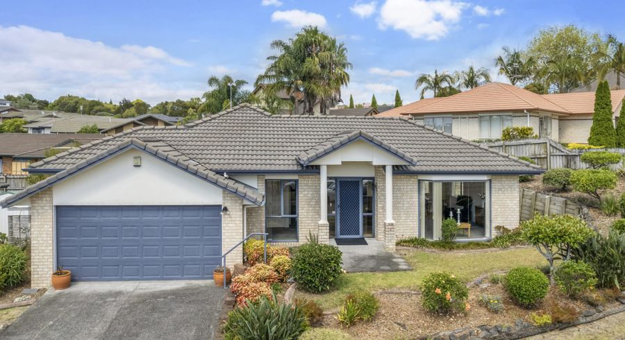  at 6 Rosebay Rise, Henderson, Auckland