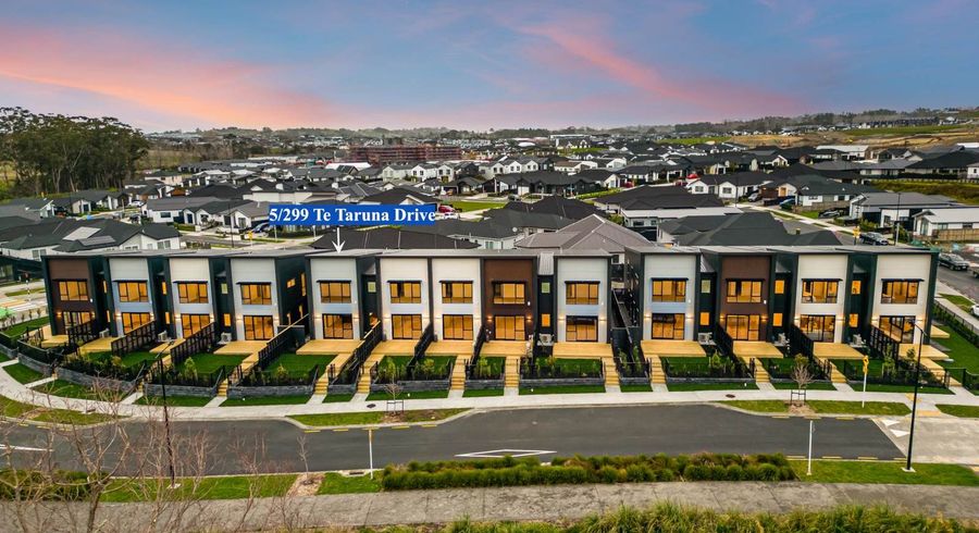  at 5/299 Te Taruna Drive, Milldale, Rodney, Auckland