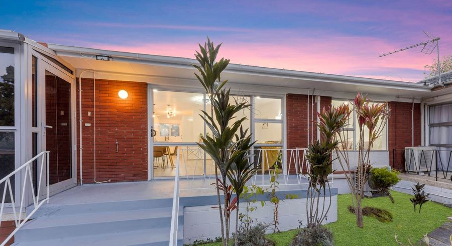  at 6/1 Ribblesdale Road, Henderson, Auckland