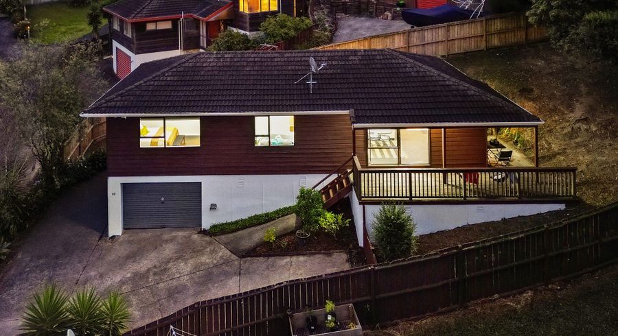  at 2/51 Greenvalley Rise, Glenfield, Auckland