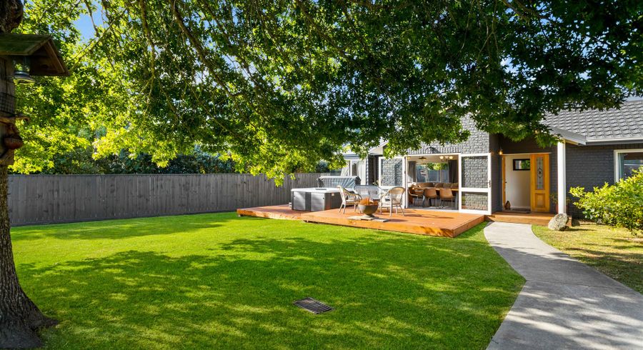  at 6 Applemoors Way, Riverhead, Riverhead