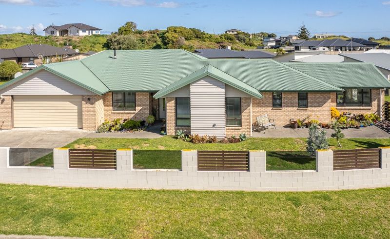  at 12 Golf Vue Place, Castlecliff, Whanganui