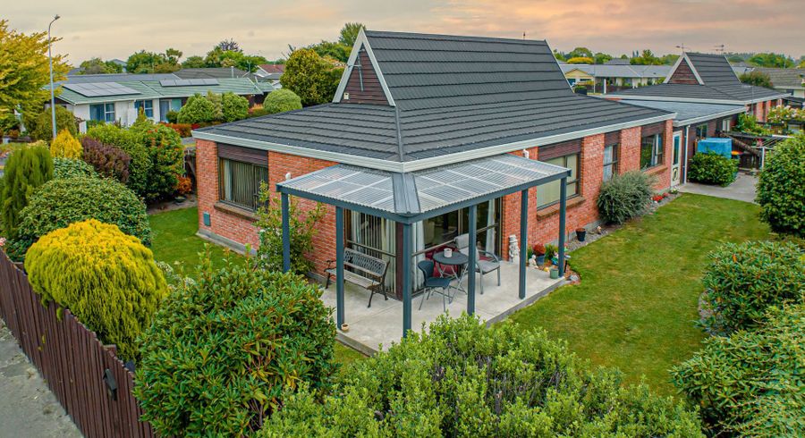  at 2/189 Highsted Road, Casebrook, Christchurch