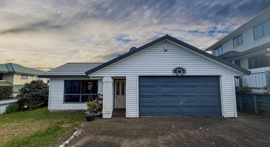  at 10 Cabbage Tree Grove, Woodridge, Wellington, Wellington