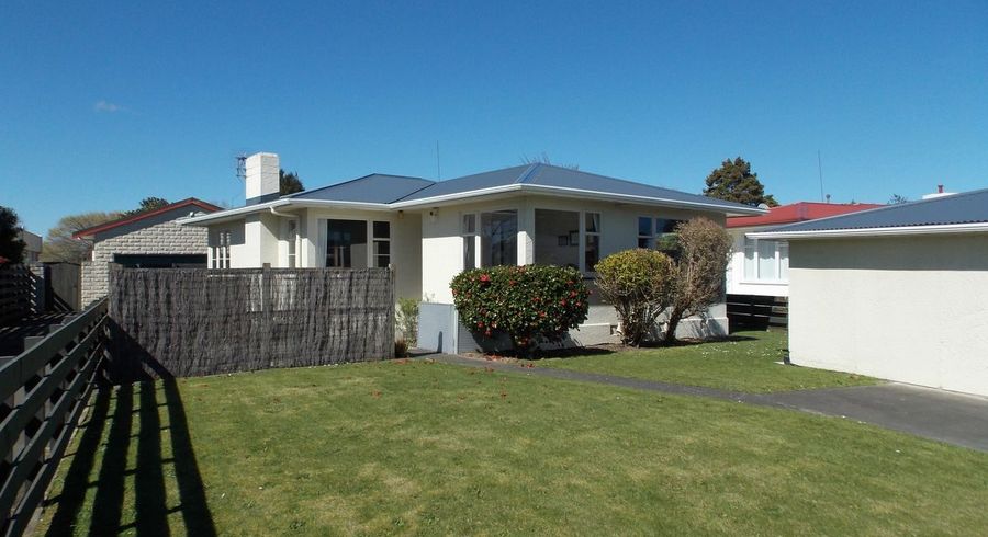  at 60 College Street, Awapuni, Palmerston North, Manawatu / Whanganui