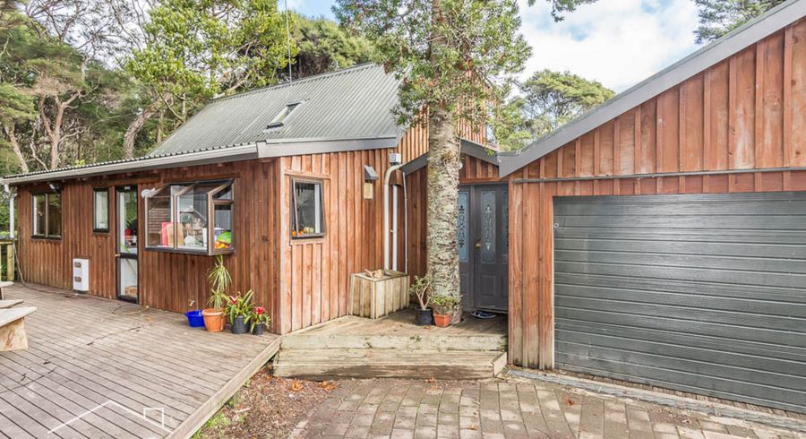  at 62 Woodfern Crescent, Titirangi, Auckland