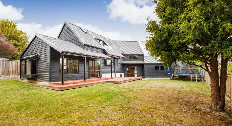  at 11 Hillgrove Place, Fitzherbert, Palmerston North