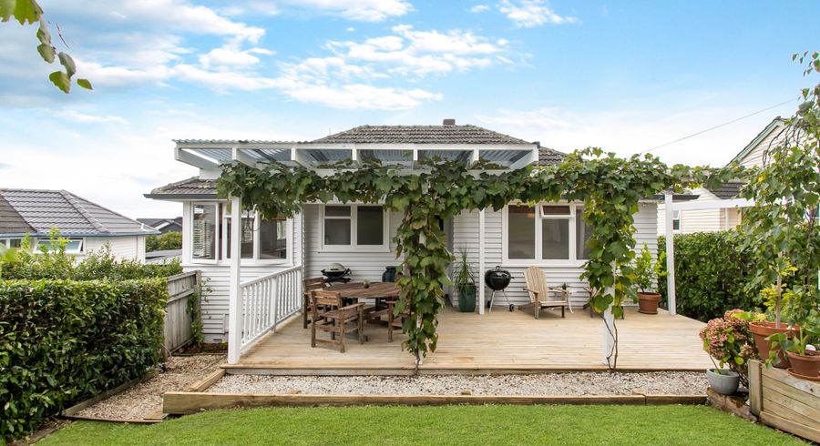  at 25 Clairville Crescent, Wai O Taiki Bay, Auckland