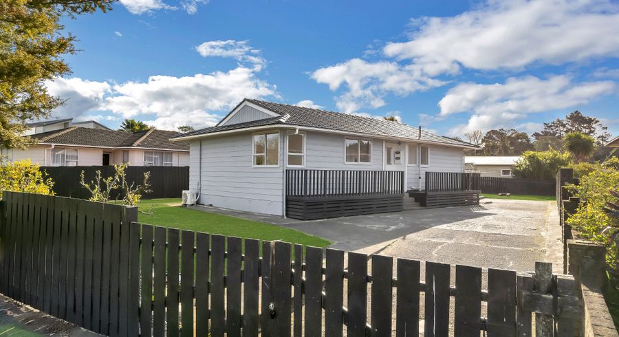  at 5 Tabitha Crescent, Henderson, Waitakere City, Auckland