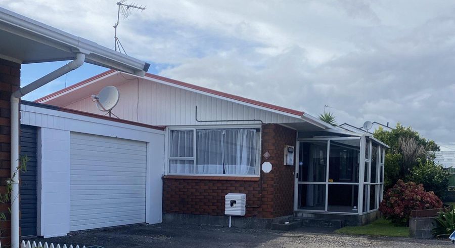  at 4/6 Karamu Street, Strandon, New Plymouth, Taranaki