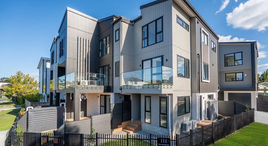  at 111 Sycamore Drive, Sunnynook, North Shore City, Auckland