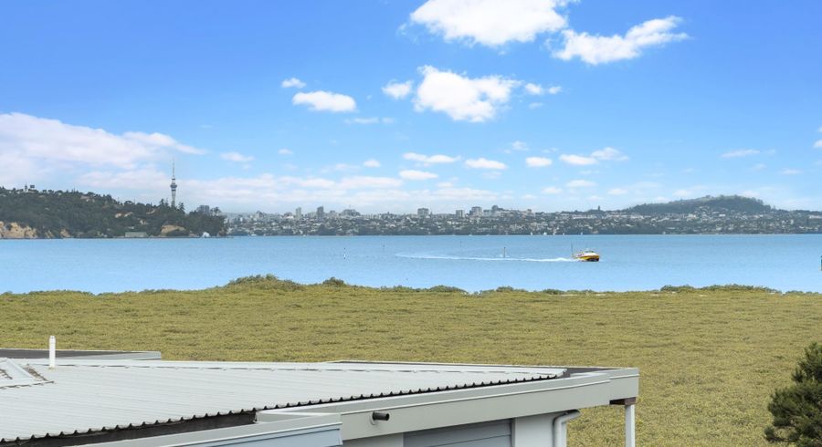  at 33 Oakpark Place, West Harbour, Auckland