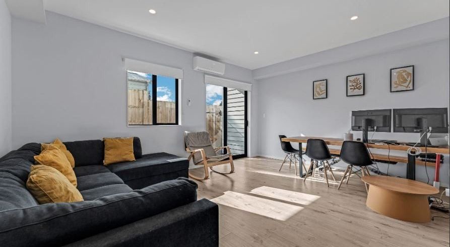  at 9D Epping Road, Henderson, Waitakere City, Auckland